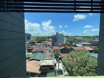 h plus hotel powered by cocotel