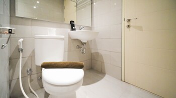 enchanting and beautiful 2br apartment at supermall mansion benson tower