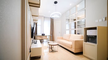 enchanting and beautiful 2br apartment at supermall mansion benson tower