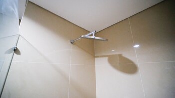 tidy and spacious 2br at grand sungkono lagoon apartment