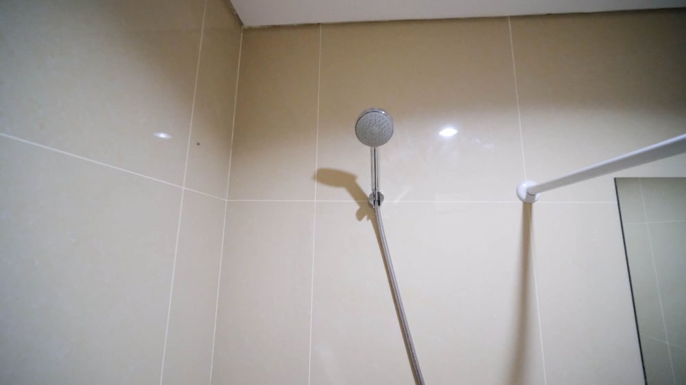 tidy and spacious 2br at grand sungkono lagoon apartment