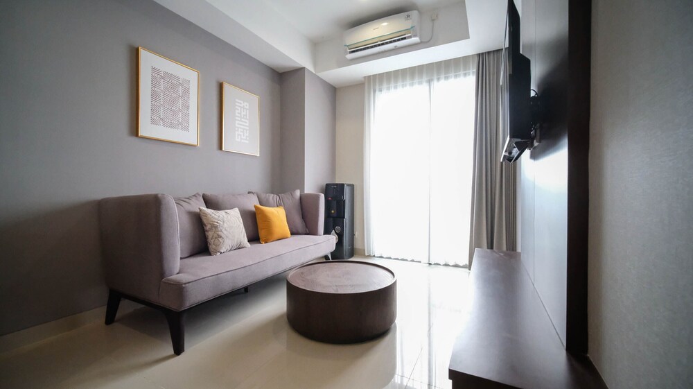 tidy and spacious 2br at grand sungkono lagoon apartment