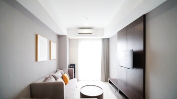 tidy and spacious 2br at grand sungkono lagoon apartment