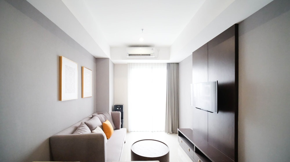tidy and spacious 2br at grand sungkono lagoon apartment