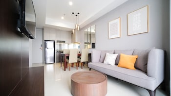 tidy and spacious 2br at grand sungkono lagoon apartment