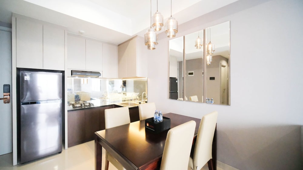 tidy and spacious 2br at grand sungkono lagoon apartment