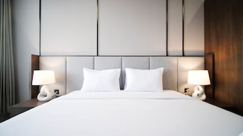 tidy and spacious 2br at grand sungkono lagoon apartment