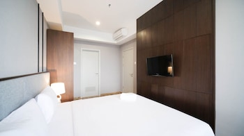 tidy and spacious 2br at grand sungkono lagoon apartment