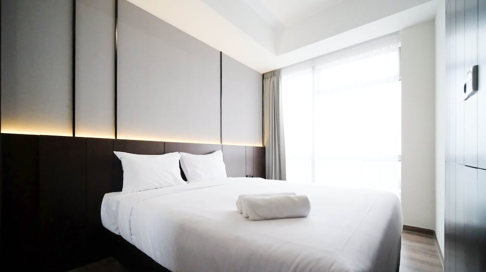tidy and spacious 2br at grand sungkono lagoon apartment