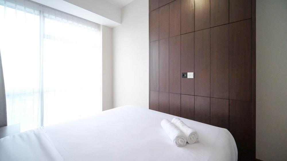 tidy and spacious 2br at grand sungkono lagoon apartment