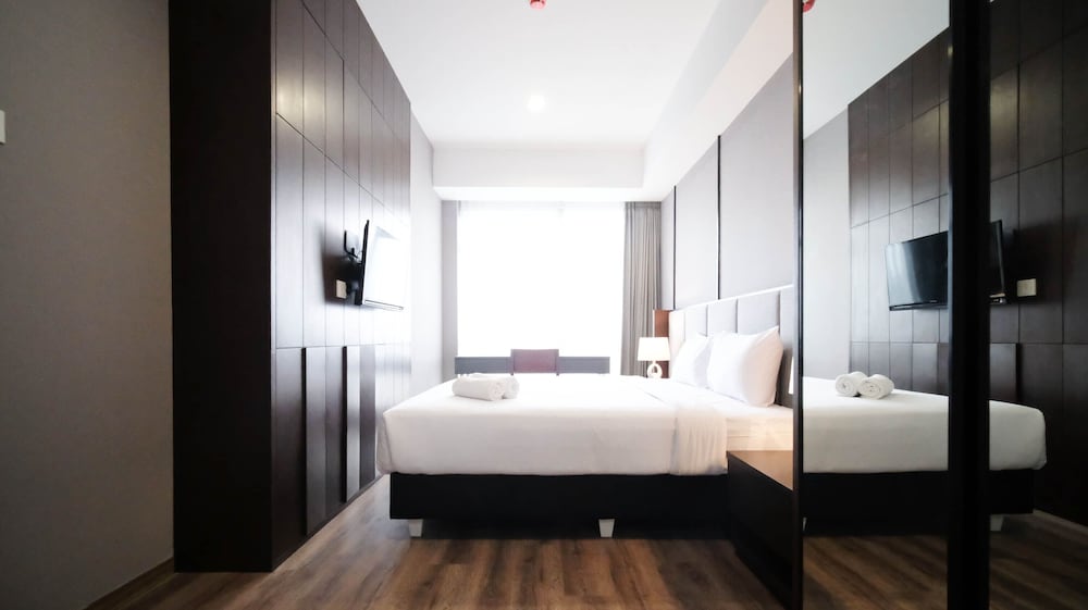 tidy and spacious 2br at grand sungkono lagoon apartment