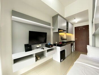 cozy stay studio at sayana bekasi apartment