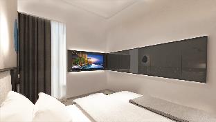 sleeping lion suites
