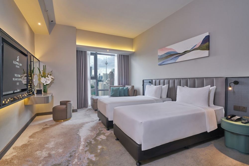 sleeping lion suites
