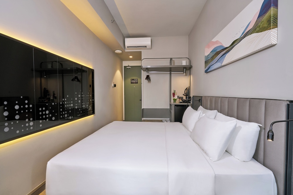 sleeping lion suites