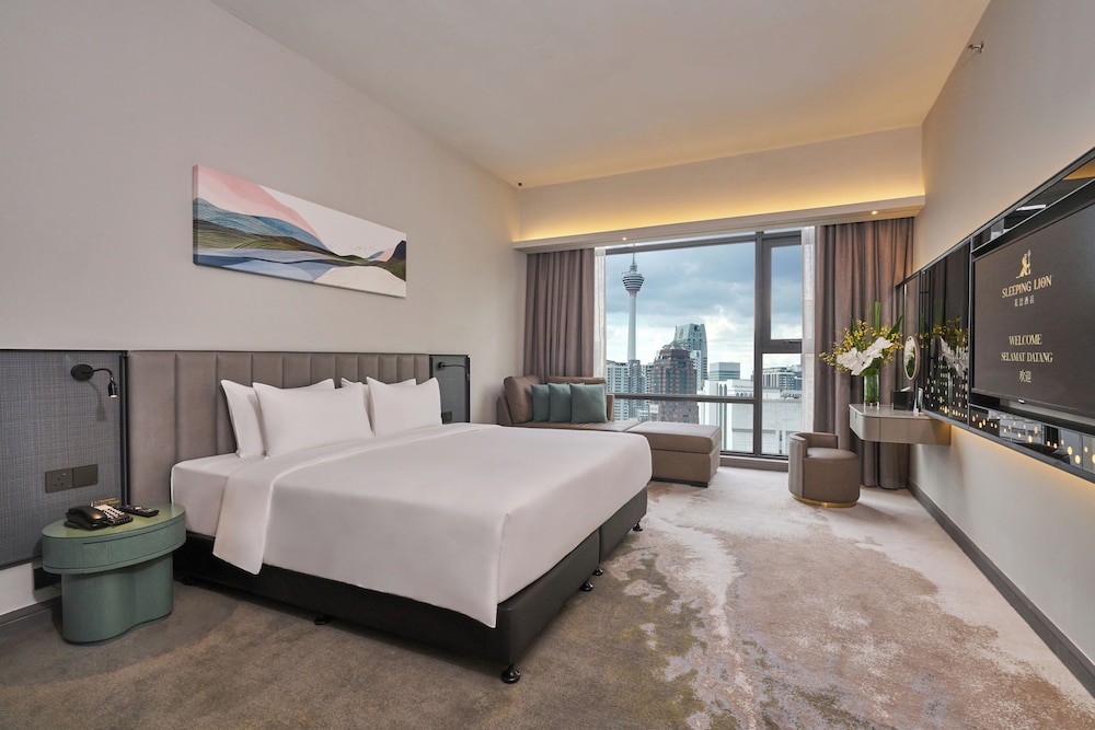 sleeping lion suites