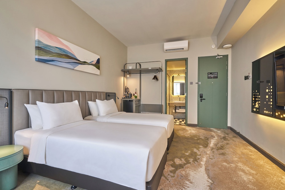 sleeping lion suites