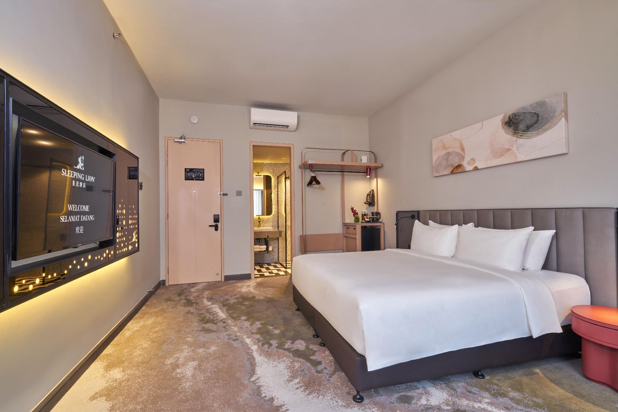 sleeping lion suites