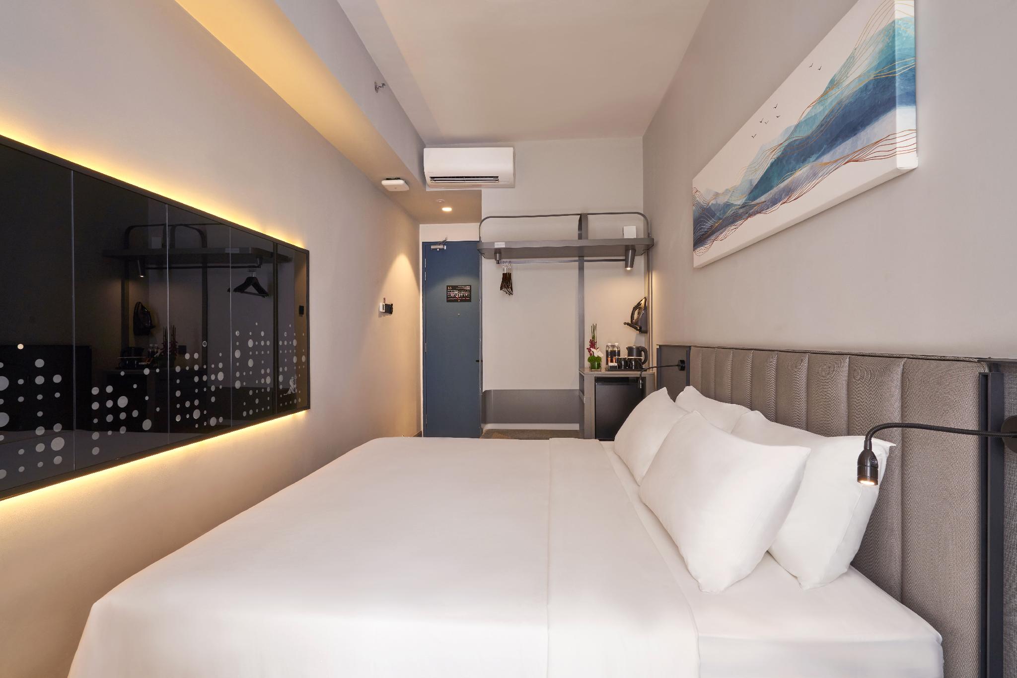 sleeping lion suites