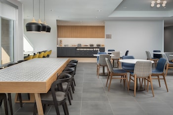 springhill suites by marriott cincinnati mason