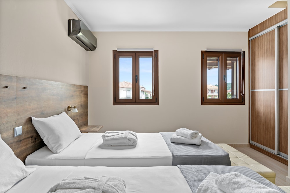 the dandy villas sivota