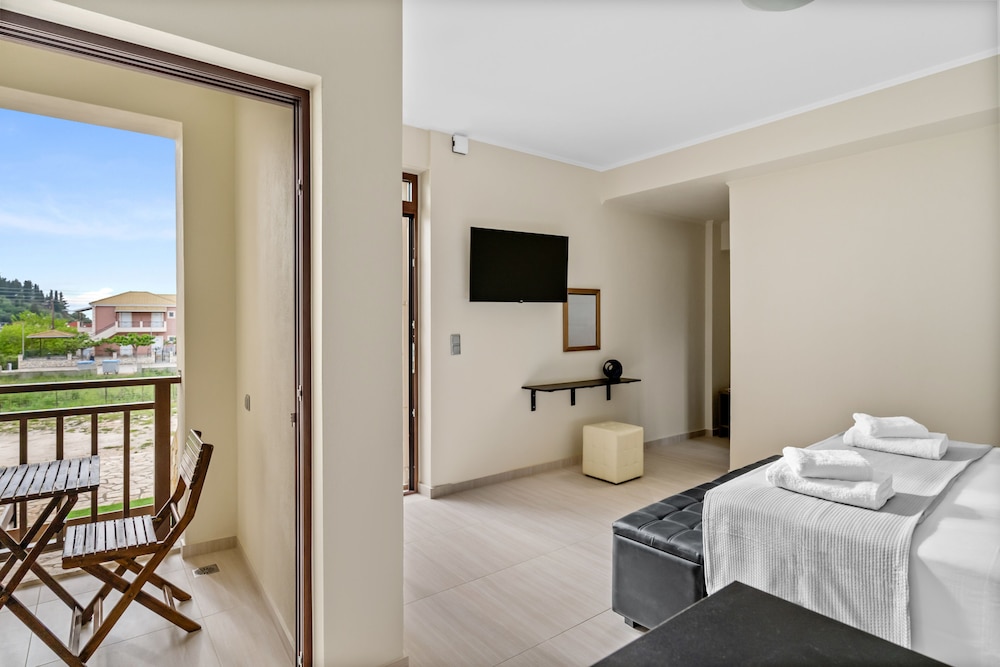the dandy villas sivota