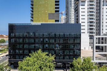 master bat yam aparthotel