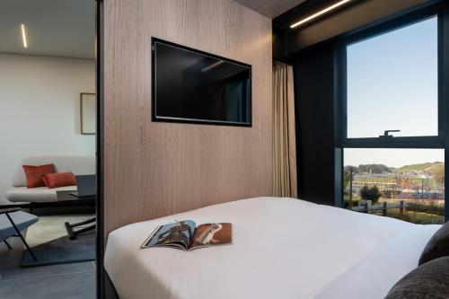 master bat yam aparthotel