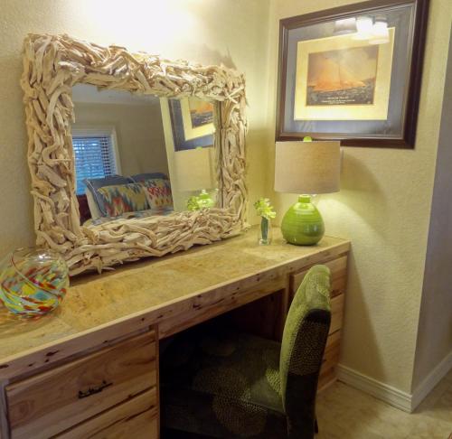 poolside queen cabana with two queen beds full kitchen and pool access overlooking lake ouachita by redawning