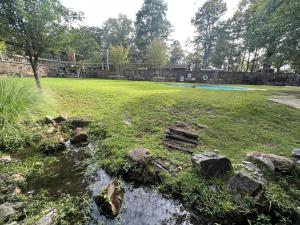 poolside queen cabana with two queen beds full kitchen and pool access overlooking lake ouachita by redawning