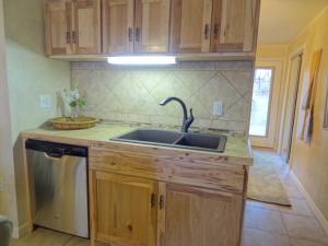 poolside queen cabana with two queen beds full kitchen and pool access overlooking lake ouachita by redawning