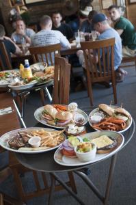 poolside queen cabana with two queen beds full kitchen and pool access overlooking lake ouachita by redawning