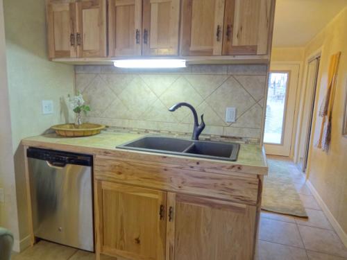 poolside queen cabana with two queen beds full kitchen and pool access overlooking lake ouachita by redawning