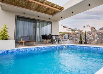 kaktus suites private pool