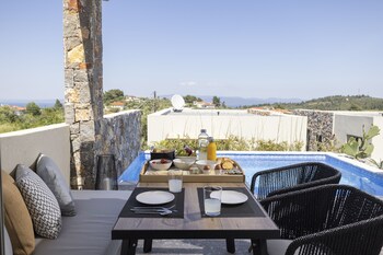 kaktus suites private pool