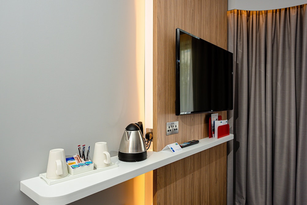 holiday inn express canterbury by ihg