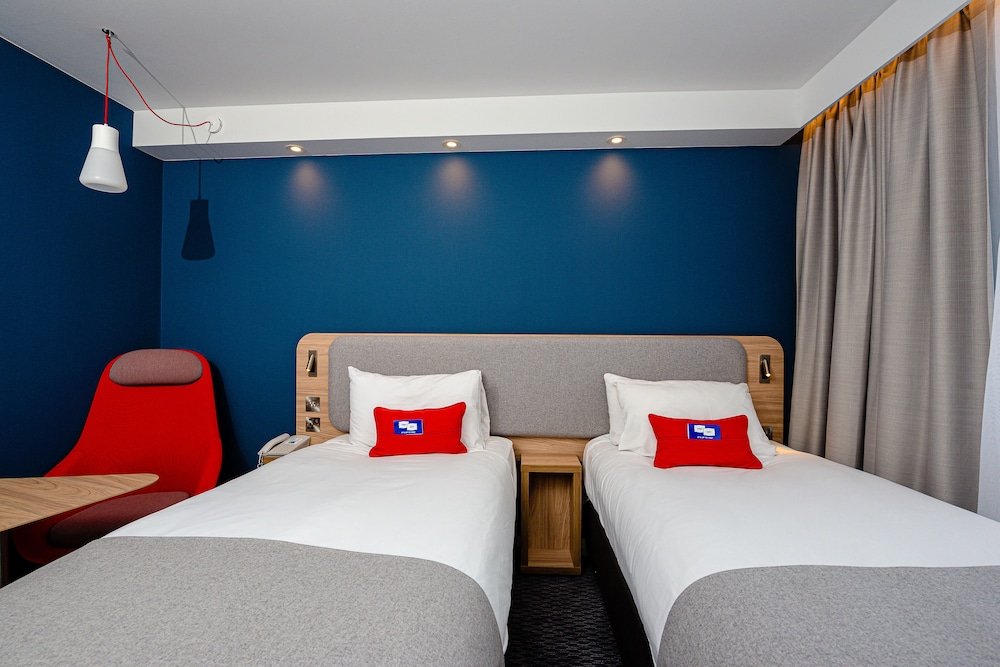 holiday inn express canterbury by ihg