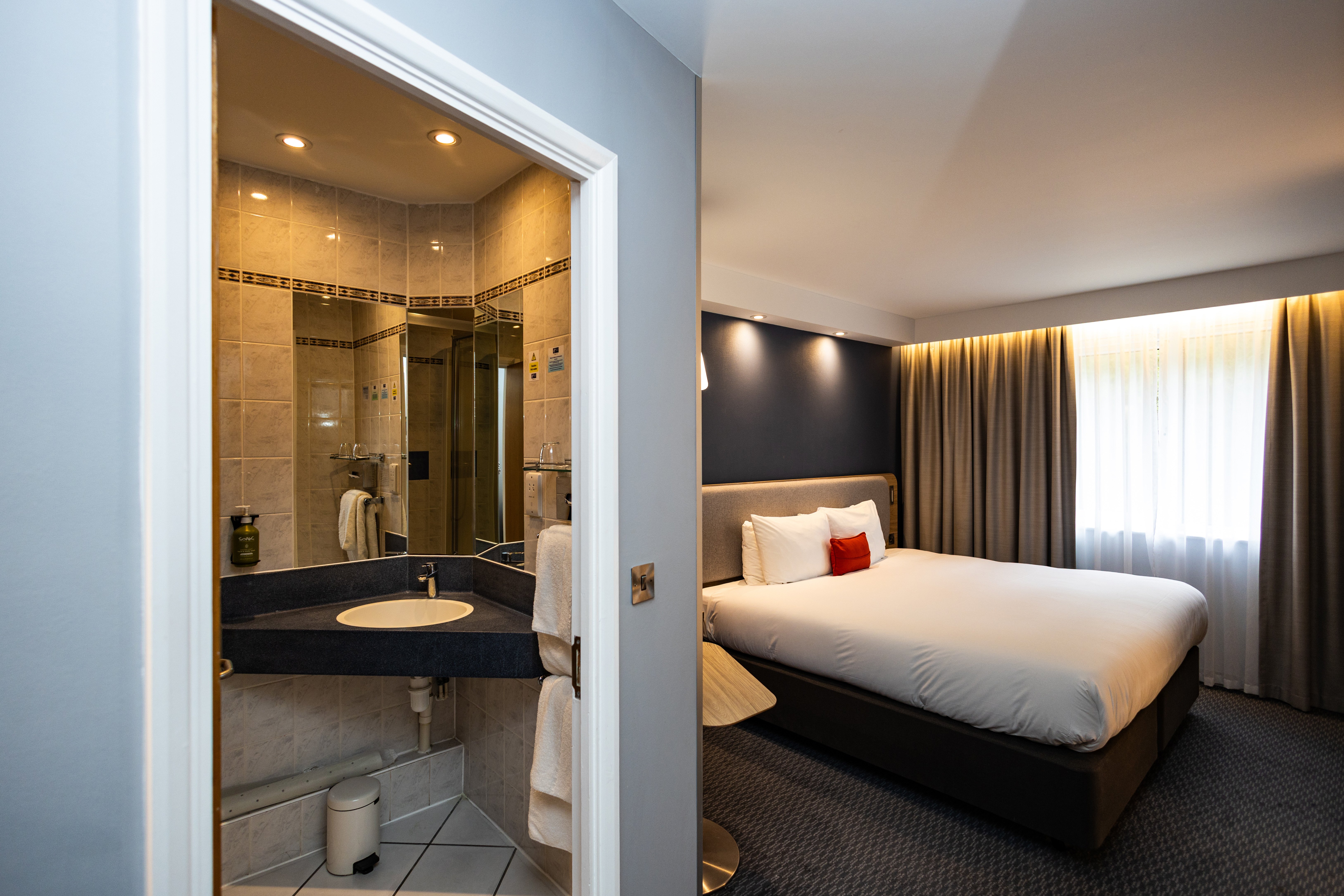 holiday inn express canterbury by ihg