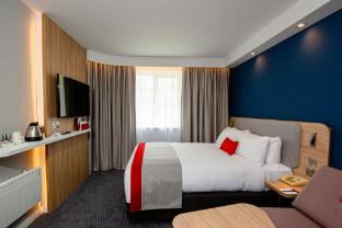 holiday inn express canterbury by ihg