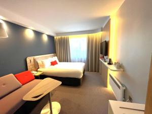 holiday inn express canterbury by ihg