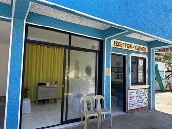 emmalyns paradise resort