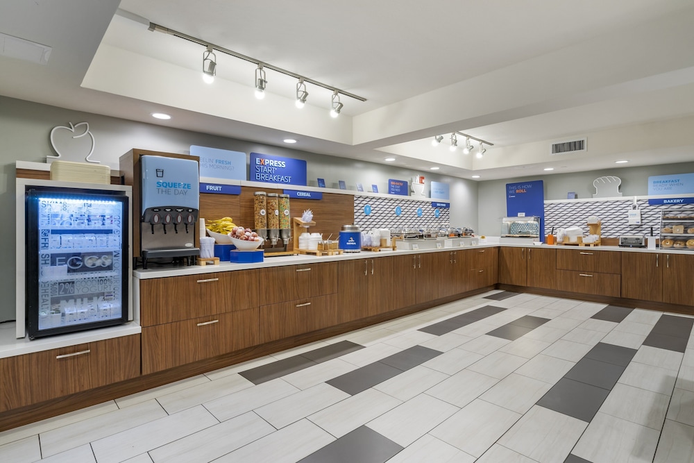 holiday inn express cape coral fort myers area by ihg