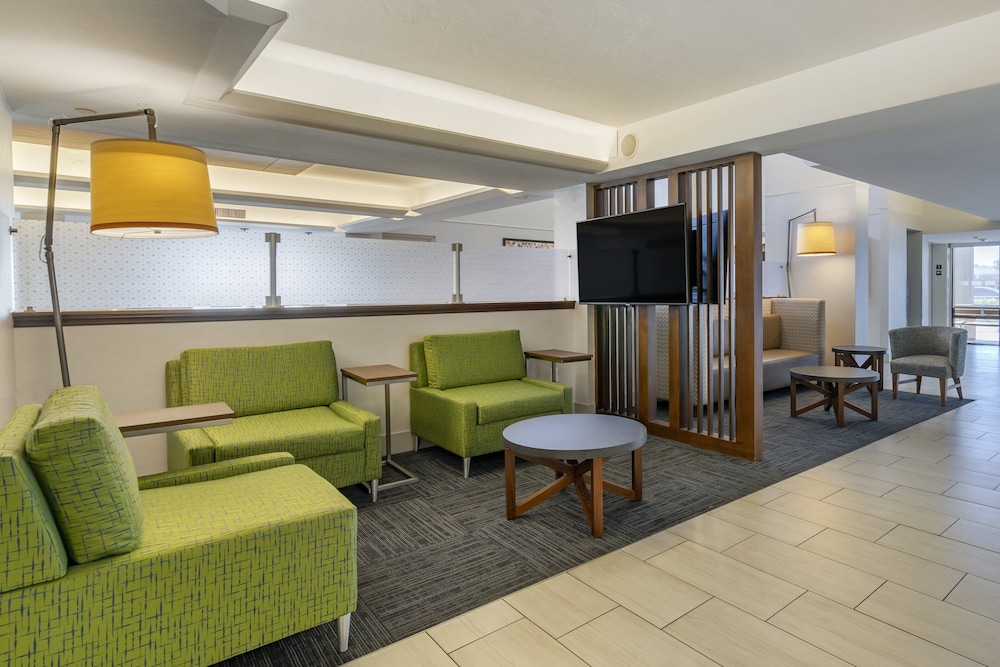 holiday inn express cape coral fort myers area by ihg