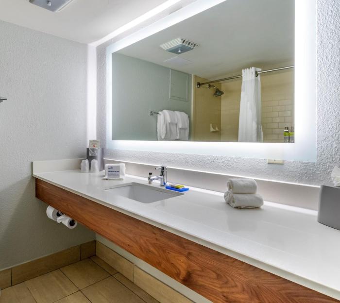 holiday inn express cape coral fort myers area by ihg