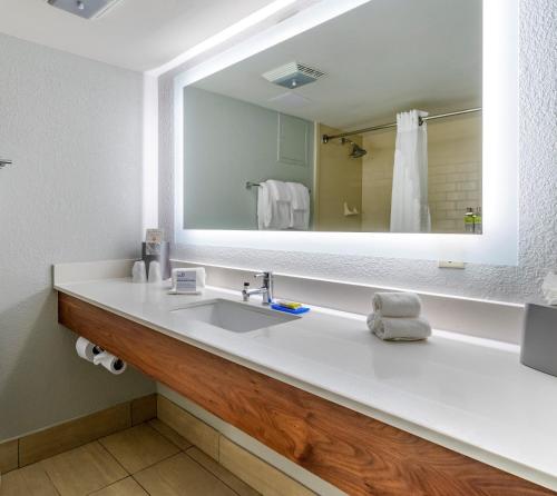 holiday inn express cape coral fort myers area by ihg