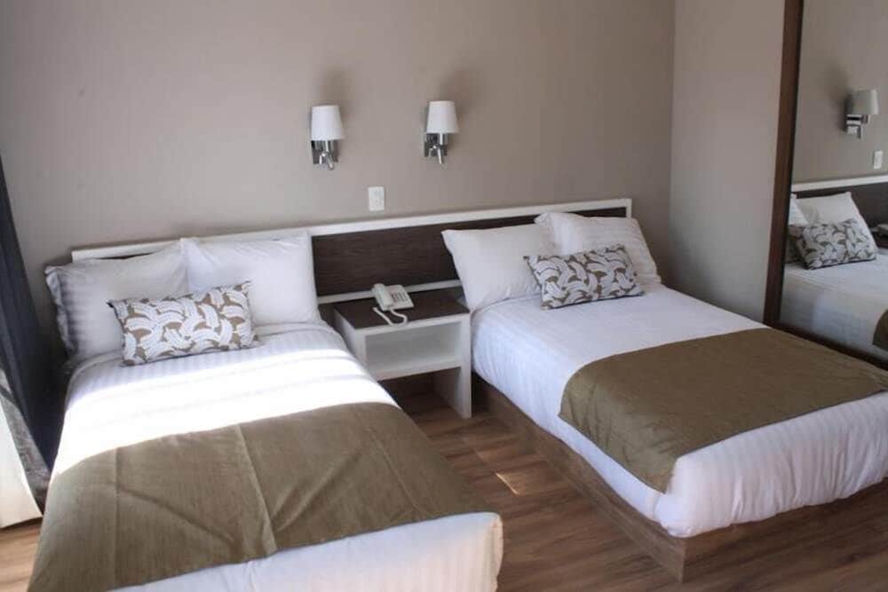 hotel plaza revolucion