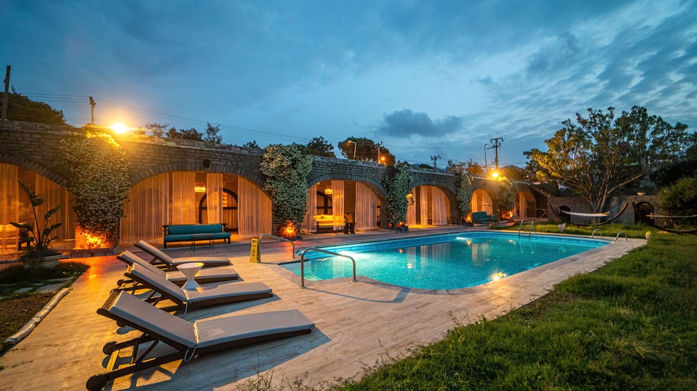 almina garden boutique