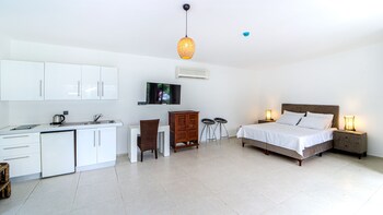 almina garden boutique