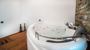 almina garden boutique