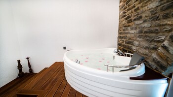 almina garden boutique